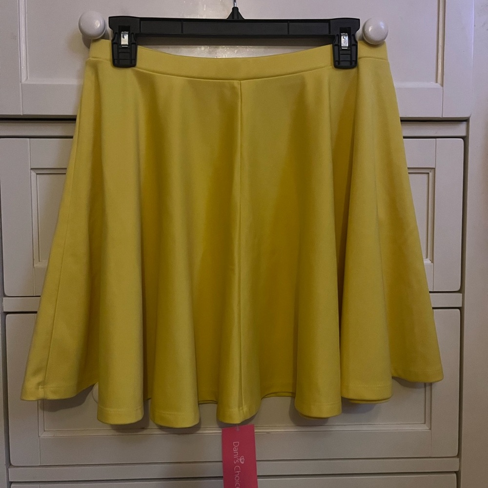Yellow skater skirt